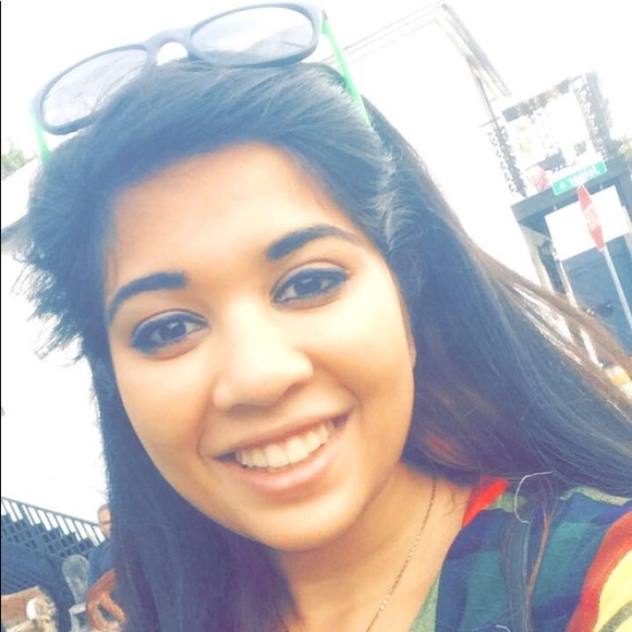 Meet your Posher, Chloe - Picture 1 of 1